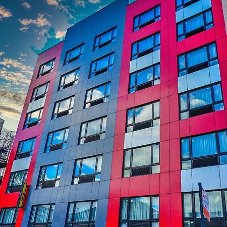 Отель Super 8 By Wyndham Bronx Near Botanical Garden Нью-Йорк Экстерьер фото